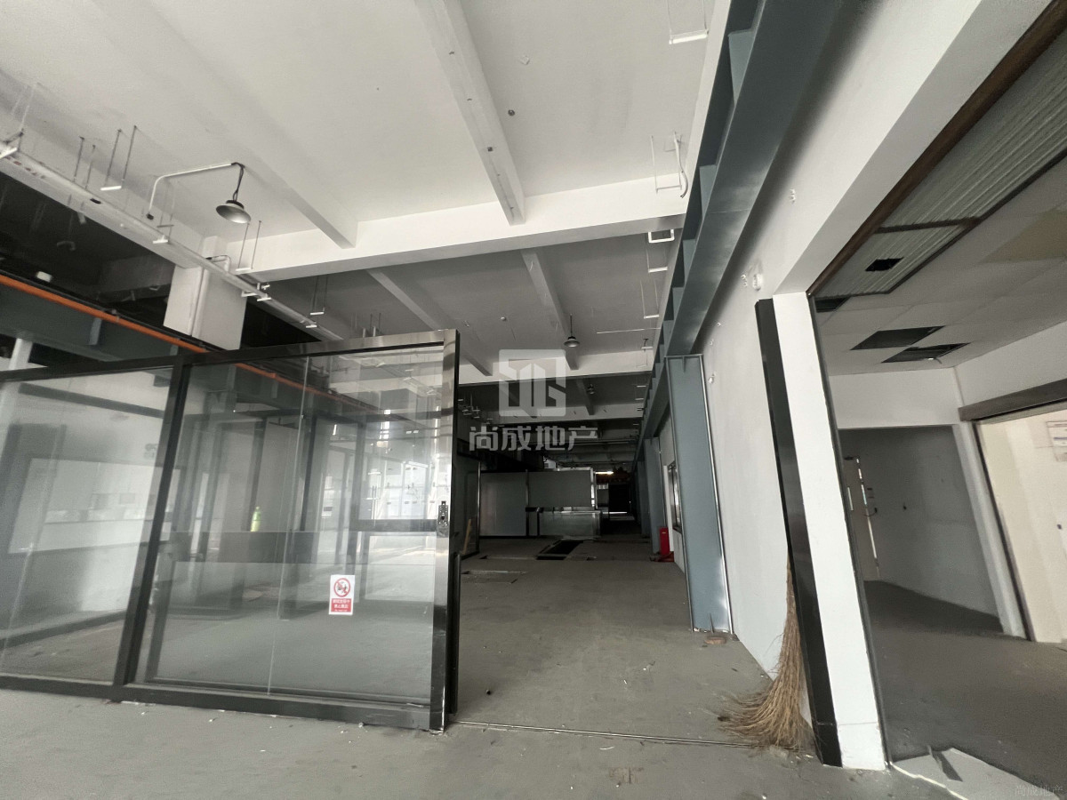 智能制造新地標 金橋曼卡科技園，以地鐵14號線與數(shù)據(jù)處理技術賦能生產(chǎn)效率躍升